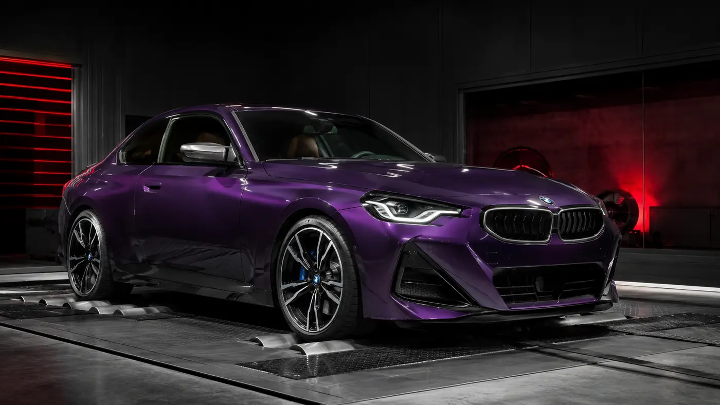 Ilustračné zobrazenie BMW M240i G42 na výkonovej brzde